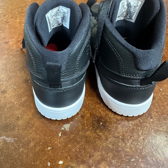 Jumpman Shoes - Picture 7 of 7